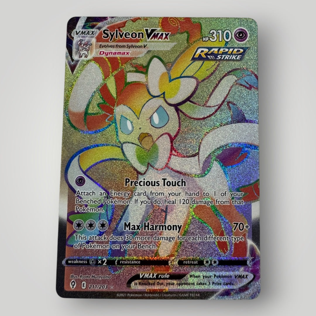 Sylveon VMax 211/203